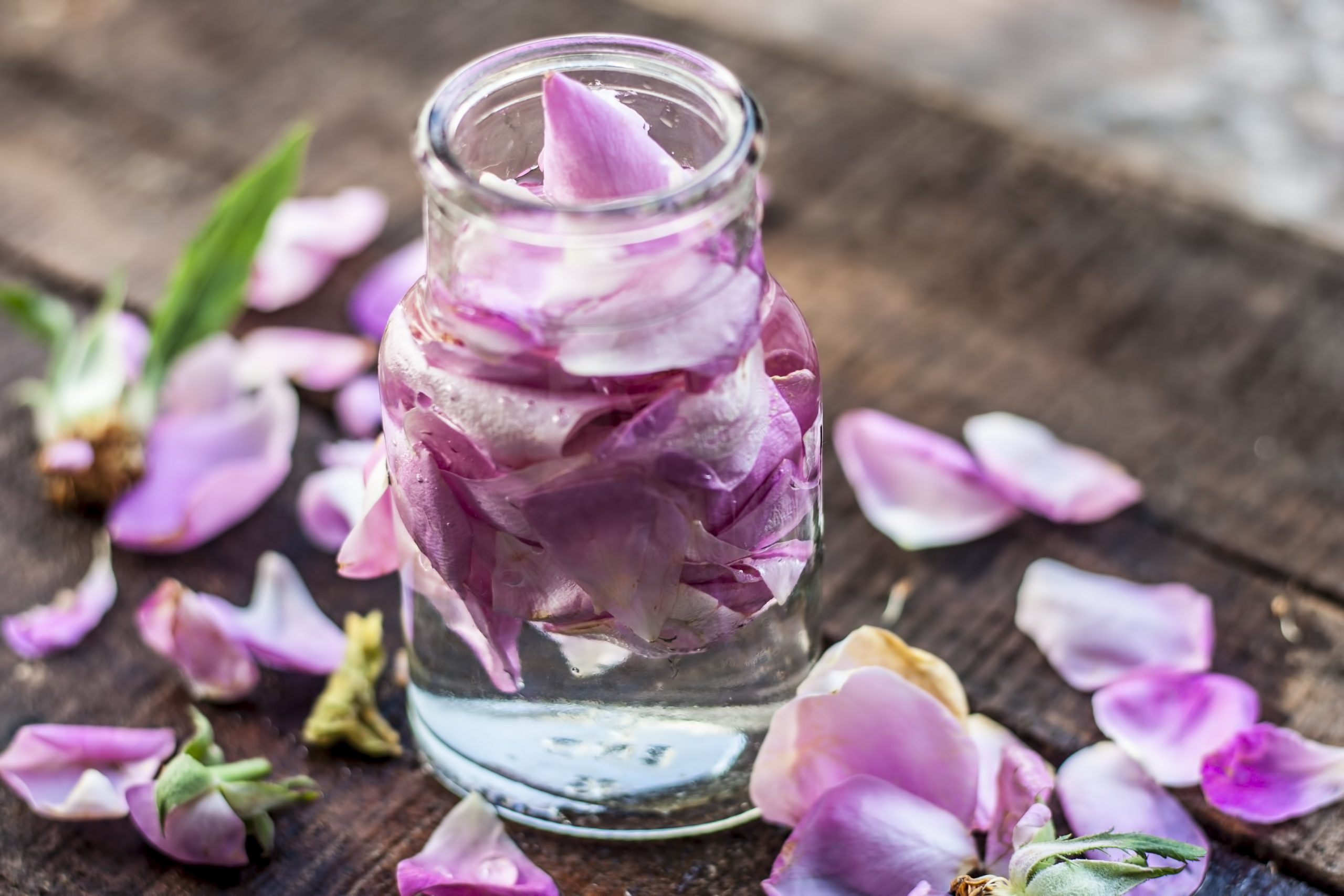 The Benefits of Rose Water